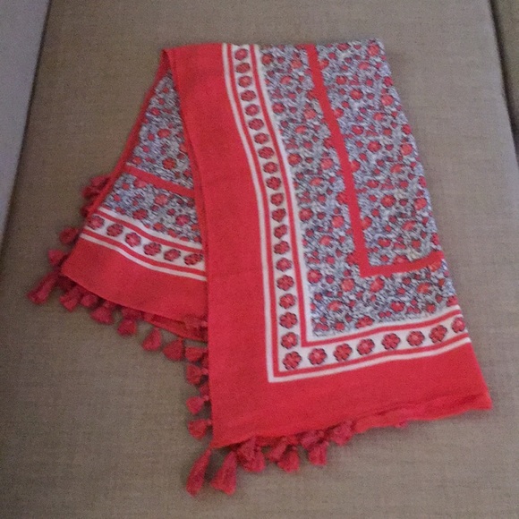 Michael Kors Wrap - Picture 2 of 3